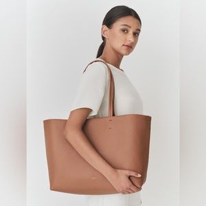 Cuyana Classic Easy Tote in Caramel